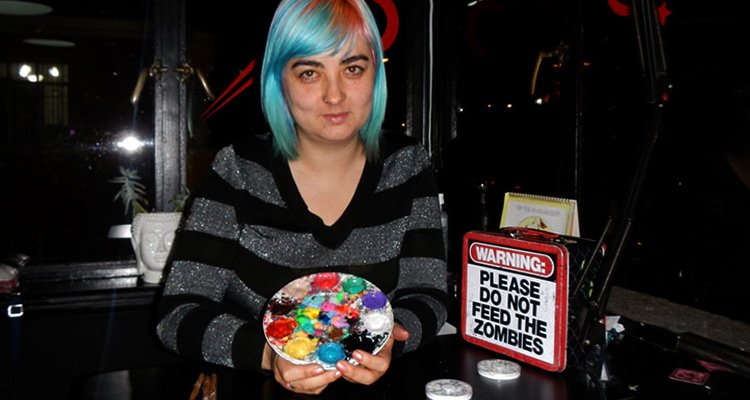 H La Cosedora, la artista que revoluciona las redes sociales con el nail art